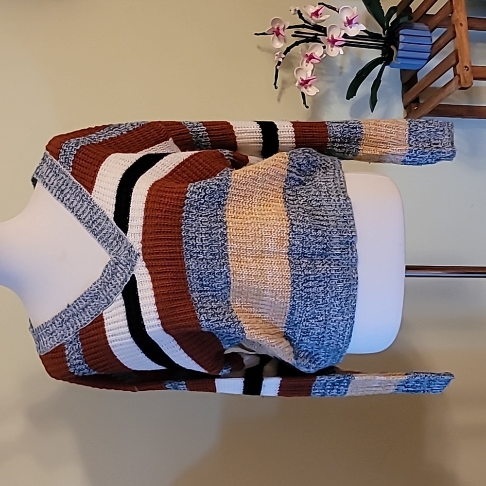 Catos Womens Striped V-Neck Sweater Med